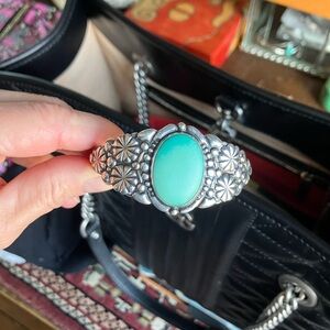 Beautiful Sterling Silver Arrow Turquoise Cuff